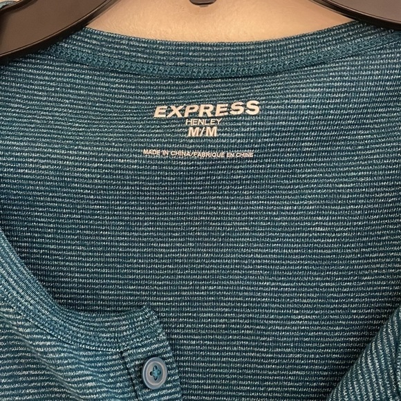 NWT Express Henley Mens Shirt 3/4 buttons, very soft ,Blue/Teal,Long Sleeves SzM - Picture 2 of 8